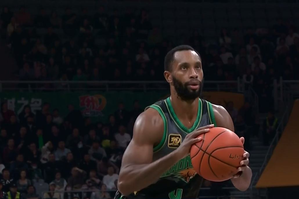 Kaiyun Sports-开云体育-狮子大开口！弗格无缘加盟山东队，或许会重返辽宁队