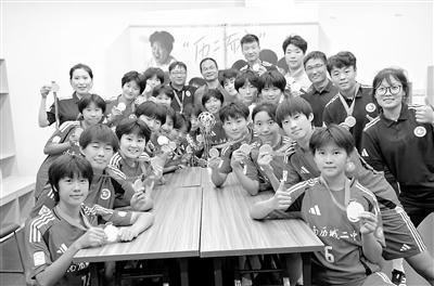 开云登录入口-校园里的“铿锵玫瑰”