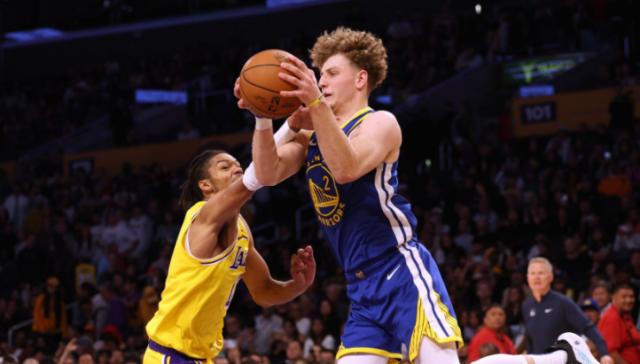 Kaiyun Sports-开云体育-助攻榜第一！勇士20岁菜鸟闪耀季前赛完爆湖人新秀