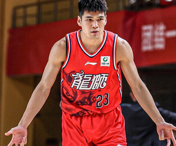 郭艾伦连14场伤停广州大胜北控 陈国豪因“回避条款”只打一节