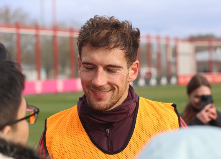 开云体育平台-图片报：拜仁对冬窗出售格雷茨卡持开放态度，马竞很感兴趣