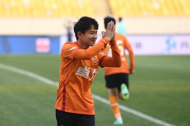 开云-爱游戏-8号8分钟凝聚江城生涯 低调姚翰林展现传奇本色