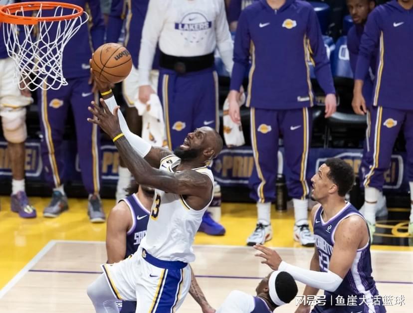 Kaiyun Sports-开云体育-湖人128-104国王！东契奇赛后把话挑明，詹姆斯也发生了一大变化