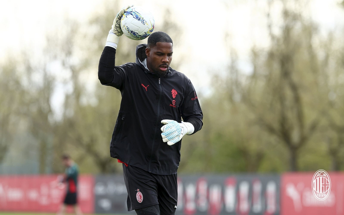 开云-爱游戏-迈尼昂、托莫里归队合练，莱奥、加比亚继续个人训练|国家队|拉斐尔·莱奥|拉斐尔-达-席尔瓦|莱奥-席尔瓦|ac米兰_新浪体育_新浪新闻